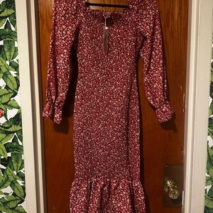 Chic Long Sleeve Floral Dress in Red